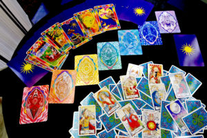 カードはともだち こわくないよ｜魅惑のタロットカード